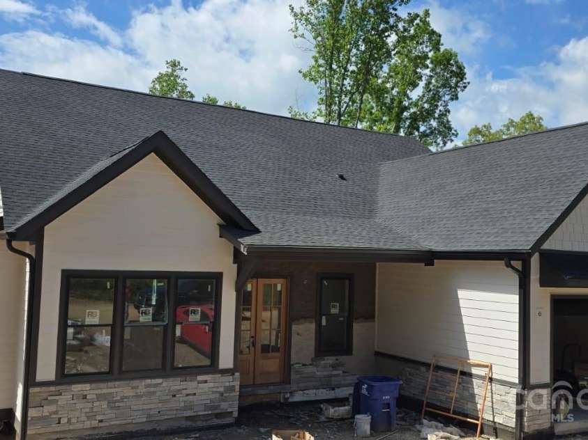 23 George Allen Ridge, Arden, NC 28704.  MLS# CAR4256580, YatesRealty ID 12117. 