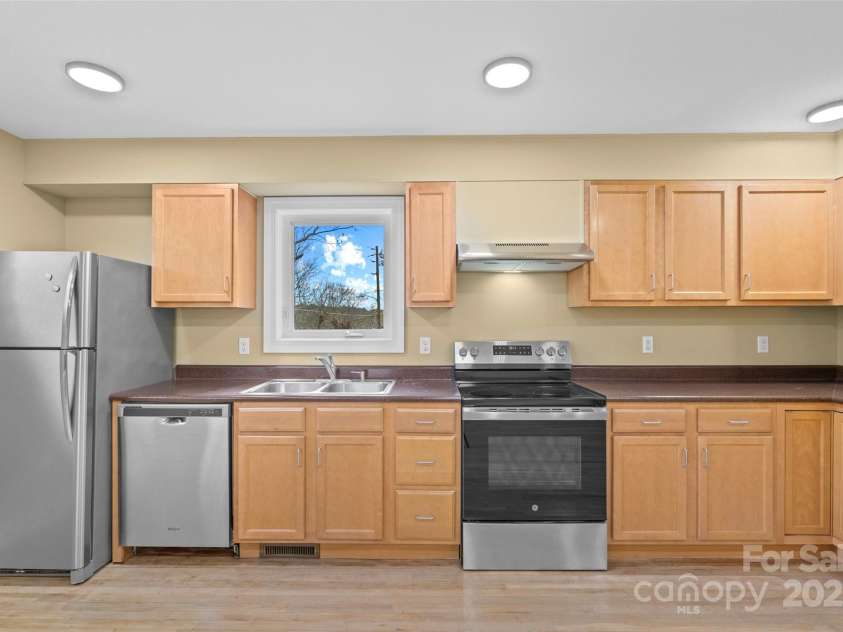 5 Elmore Street, Asheville, NC 28804.  MLS# CAR4252393, YatesRealty ID 12118. 2nd Kitchen