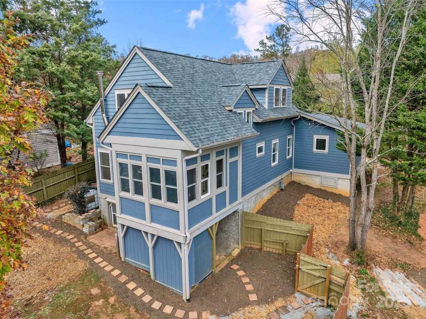 5 Elmore Street, Asheville, NC 28804.  MLS# CAR4252393, YatesRealty ID 12118. 