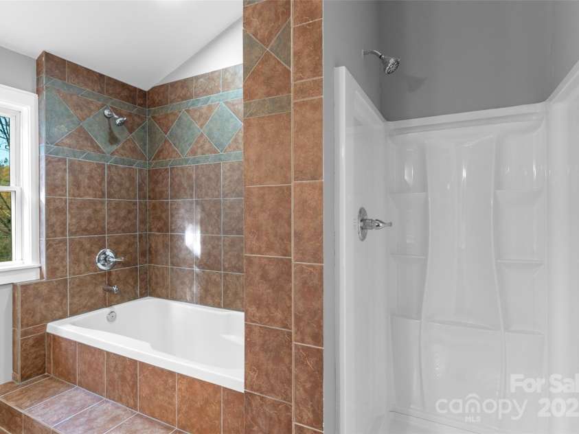 5 Elmore Street, Asheville, NC 28804.  MLS# CAR4252393, YatesRealty ID 12118. New Shower
