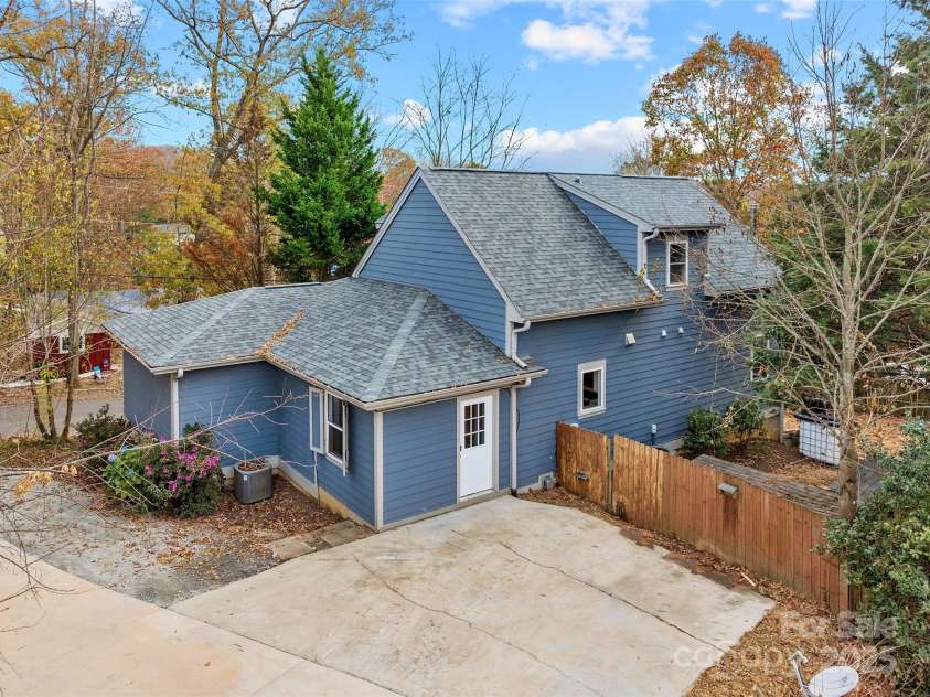 5 Elmore Street, Asheville, NC 28804.  MLS# CAR4252393, YatesRealty ID 12118. Renovated Home with Attached Private Studio