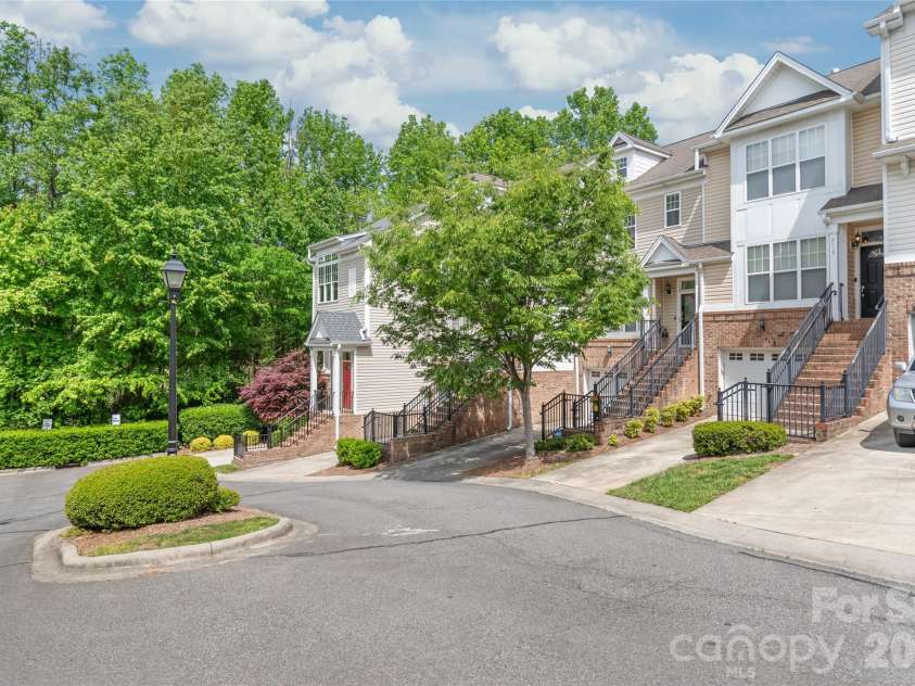7111 Founders Club Court, Charlotte, NC 28269.  MLS# CAR4370503, YatesRealty ID 12118. 7111 Founders Club Ct