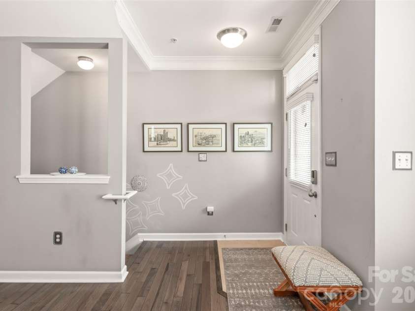 7111 Founders Club Court, Charlotte, NC 28269.  MLS# CAR4370503, YatesRealty ID 12118. Foyer