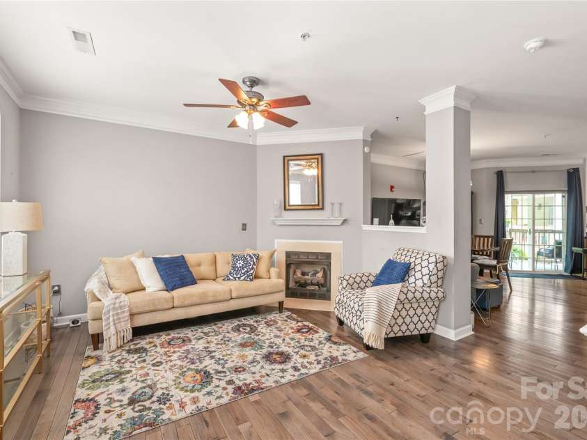 7111 Founders Club Court, Charlotte, NC 28269.  MLS# CAR4370503, YatesRealty ID 12118. Open floorplan on main level