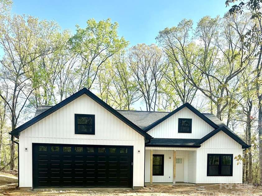 210 Carolina Drive, Troy, NC 27371.  MLS# CAR4245124, YatesRealty ID 12119. 