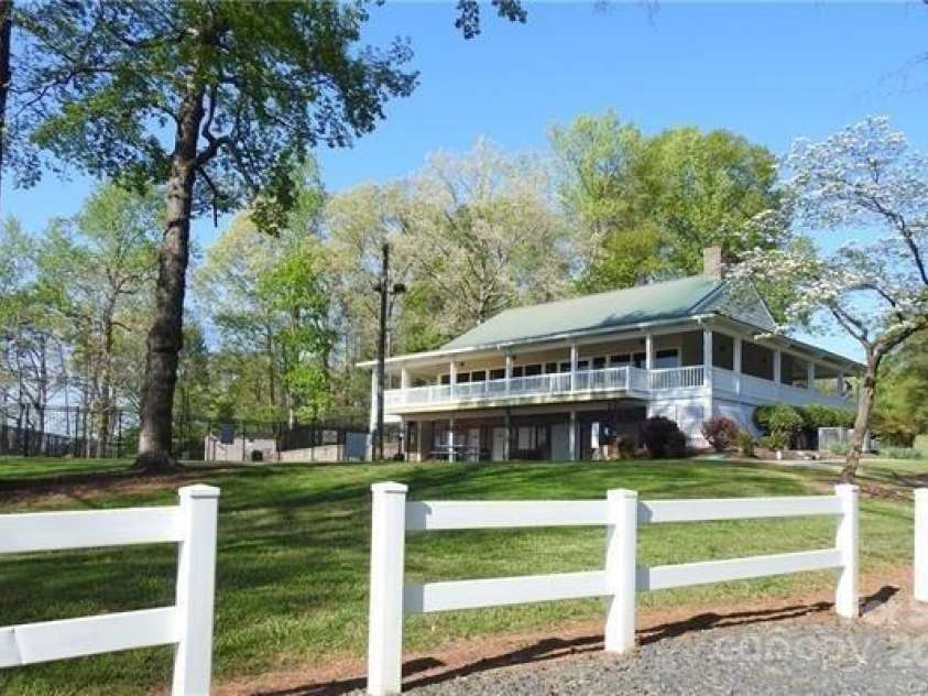 210 Carolina Drive, Troy, NC 27371.  MLS# CAR4245124, YatesRealty ID 12119. 