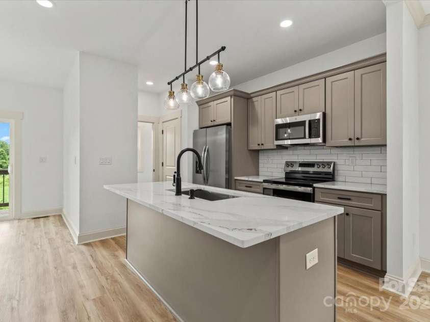 431 Norment Avenue, Gastonia, NC 28052.  MLS# CAR4282704, YatesRealty ID 1212. 