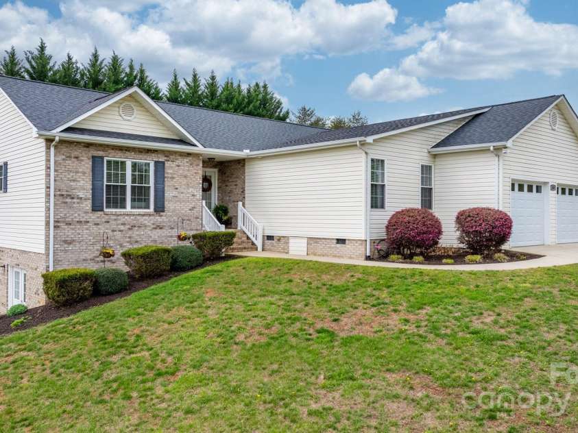 108 White Hall Lane, Hudson, NC 28638.  MLS# CAR4249694, YatesRealty ID 12121. 