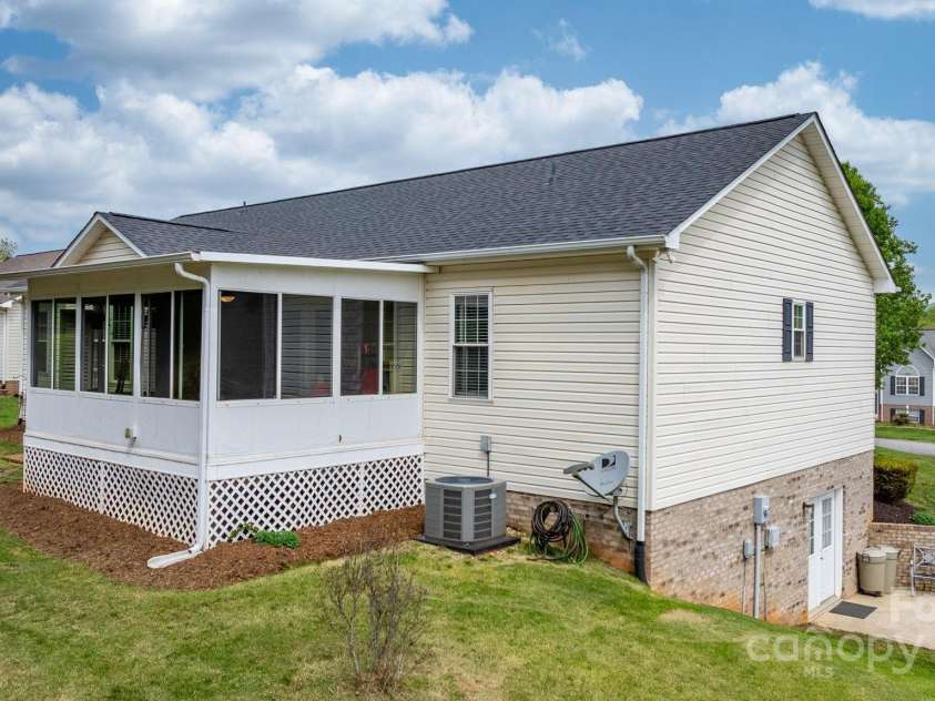 108 White Hall Lane, Hudson, NC 28638.  MLS# CAR4249694, YatesRealty ID 12121. 