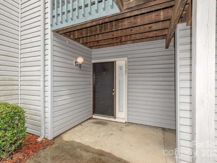 10967 Harrowfield Road, Charlotte, NC 28226.  MLS# CAR4245049, YatesRealty ID 12122. 