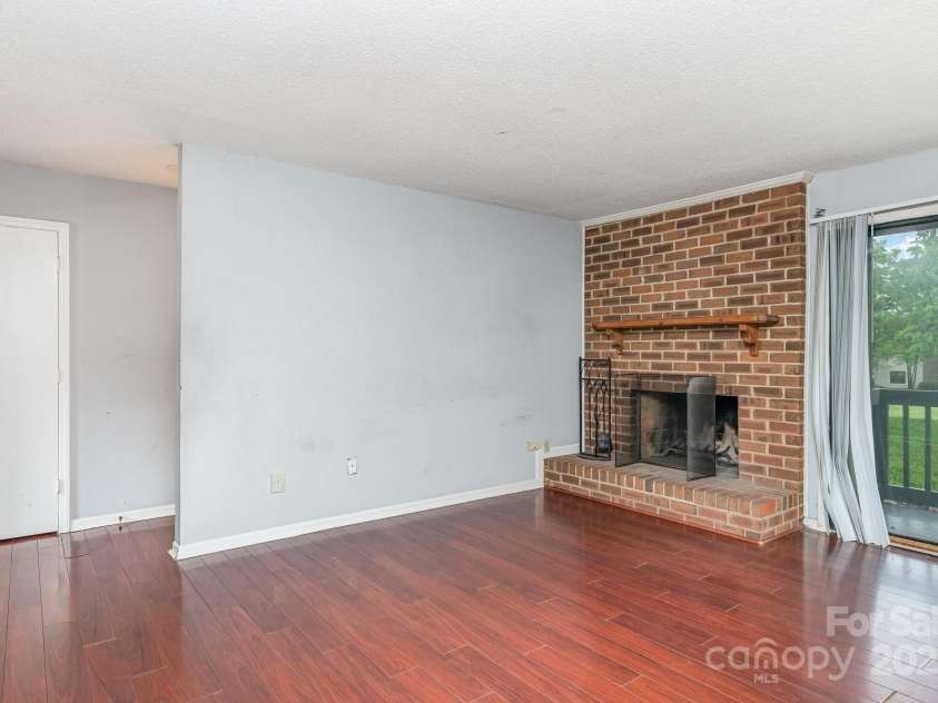 10967 Harrowfield Road, Charlotte, NC 28226.  MLS# CAR4245049, YatesRealty ID 12122. 