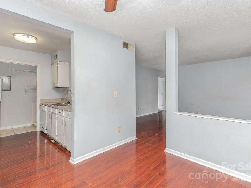 10967 Harrowfield Road, Charlotte, NC 28226.  MLS# CAR4245049, YatesRealty ID 12122. 