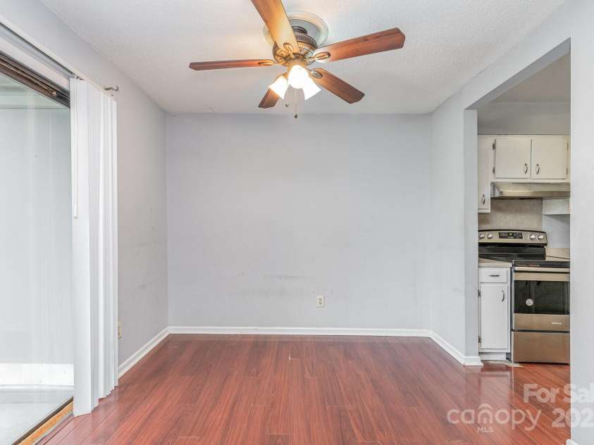 10967 Harrowfield Road, Charlotte, NC 28226.  MLS# CAR4245049, YatesRealty ID 12122. 