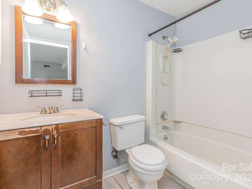 10967 Harrowfield Road, Charlotte, NC 28226.  MLS# CAR4245049, YatesRealty ID 12122. 