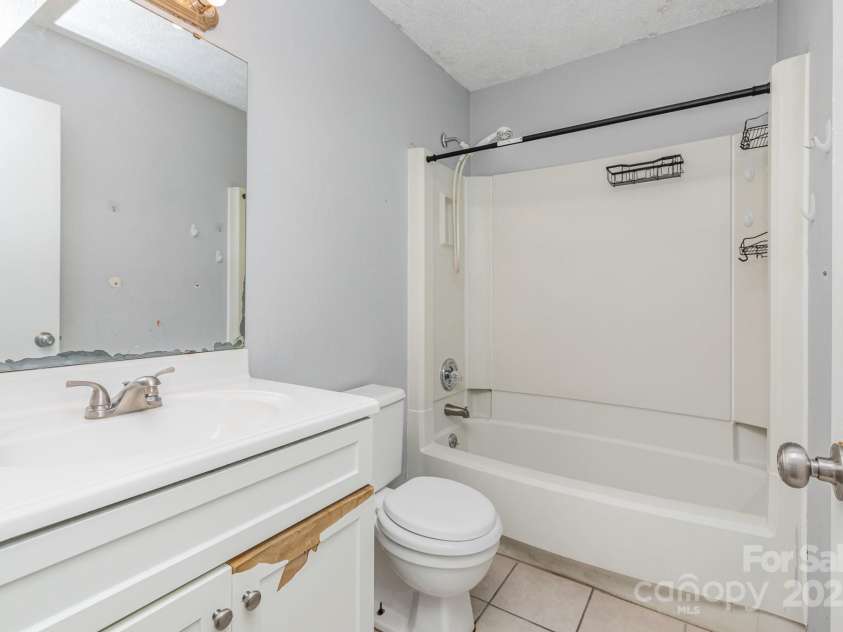 10967 Harrowfield Road, Charlotte, NC 28226.  MLS# CAR4245049, YatesRealty ID 12122. 