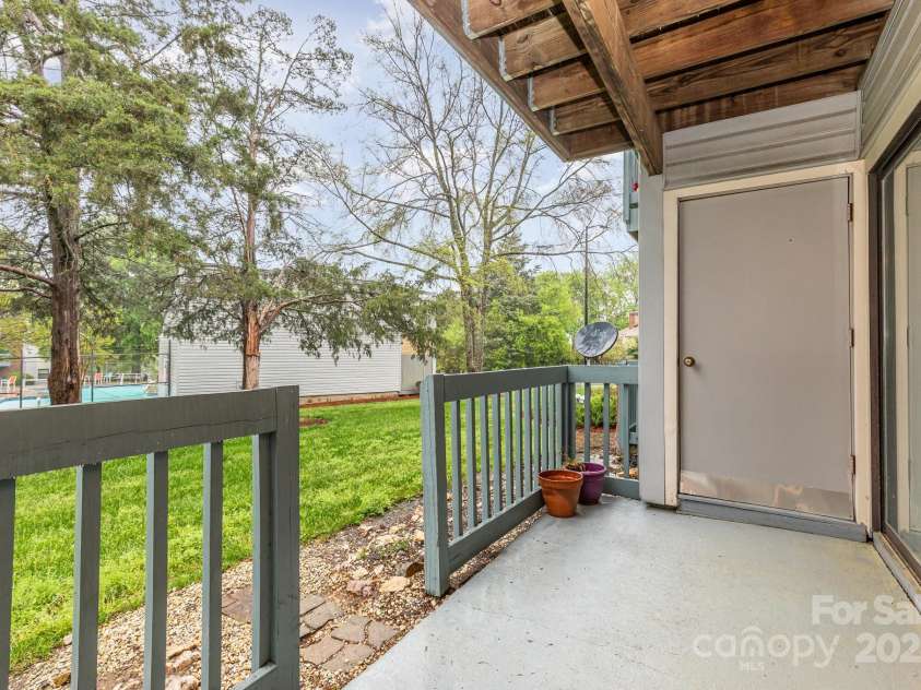 10967 Harrowfield Road, Charlotte, NC 28226.  MLS# CAR4245049, YatesRealty ID 12122. 