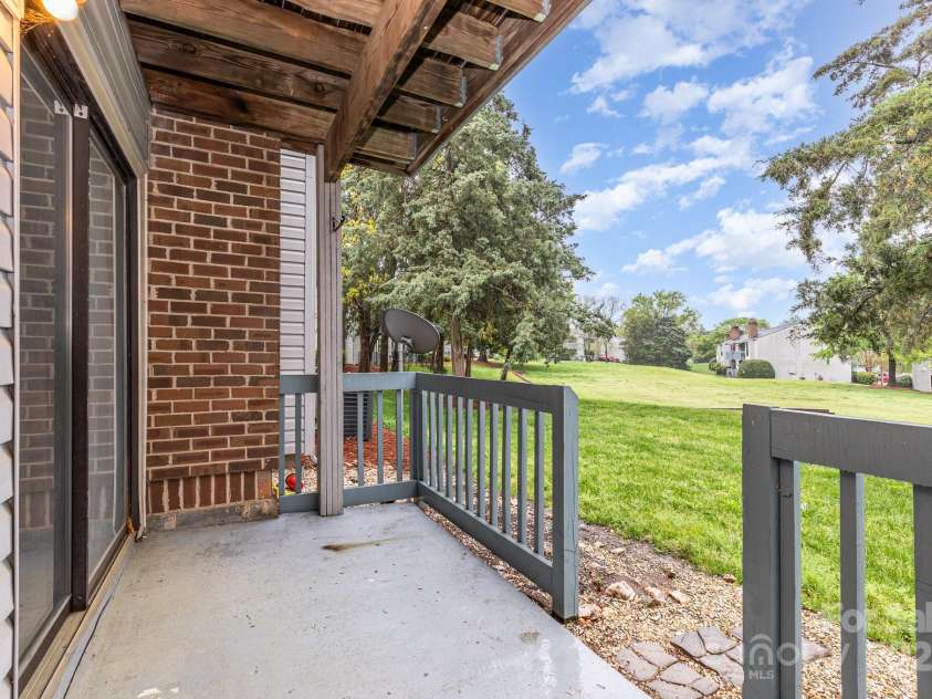 10967 Harrowfield Road, Charlotte, NC 28226.  MLS# CAR4245049, YatesRealty ID 12122. 