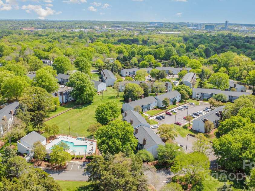 10967 Harrowfield Road, Charlotte, NC 28226.  MLS# CAR4245049, YatesRealty ID 12122. 