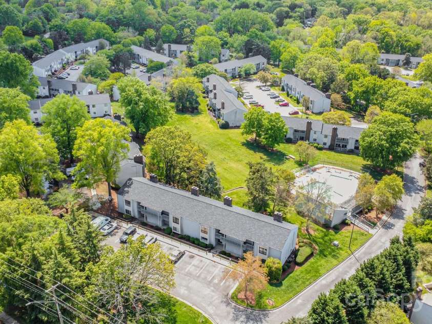 10967 Harrowfield Road, Charlotte, NC 28226.  MLS# CAR4245049, YatesRealty ID 12122. 