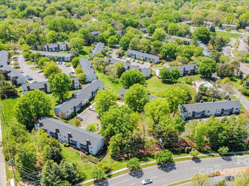 10967 Harrowfield Road, Charlotte, NC 28226.  MLS# CAR4245049, YatesRealty ID 12122. 