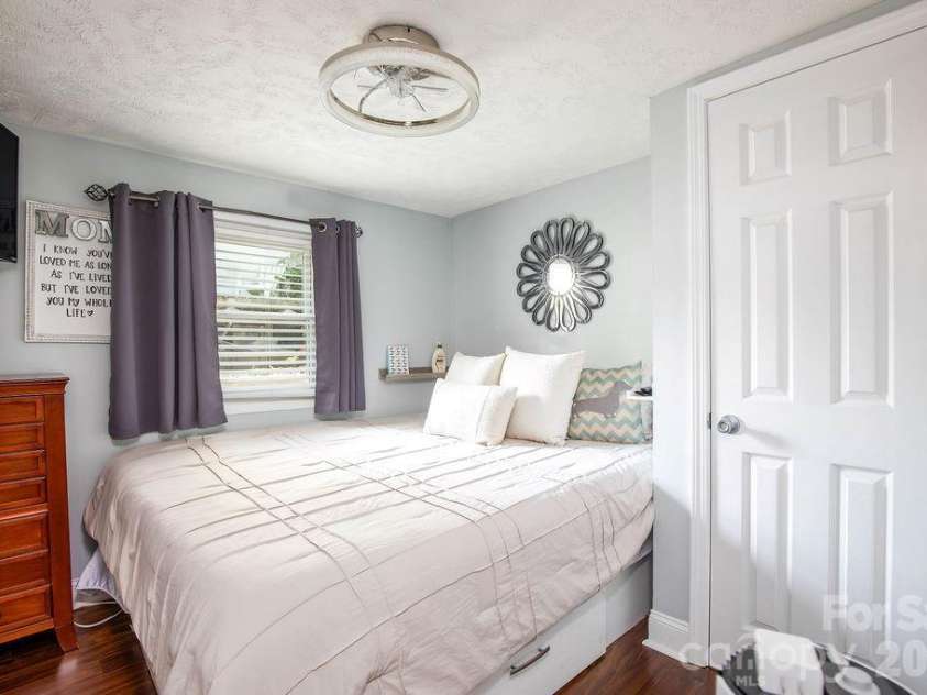 257 Rolling View Drive, New London, NC 28127.  MLS# CAR4370595, YatesRealty ID 12122. 
