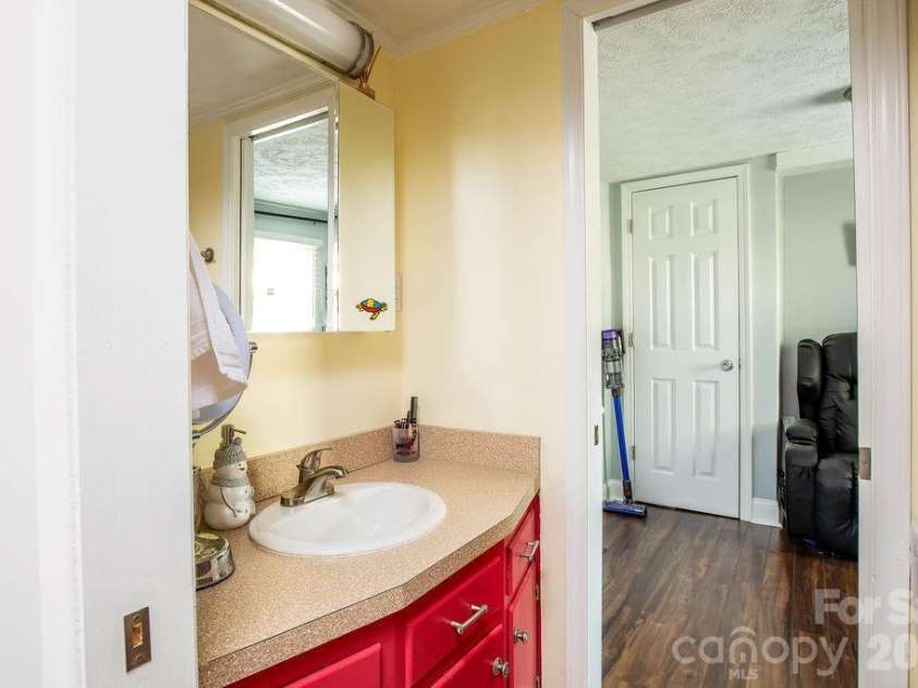 257 Rolling View Drive, New London, NC 28127.  MLS# CAR4370595, YatesRealty ID 12122. 