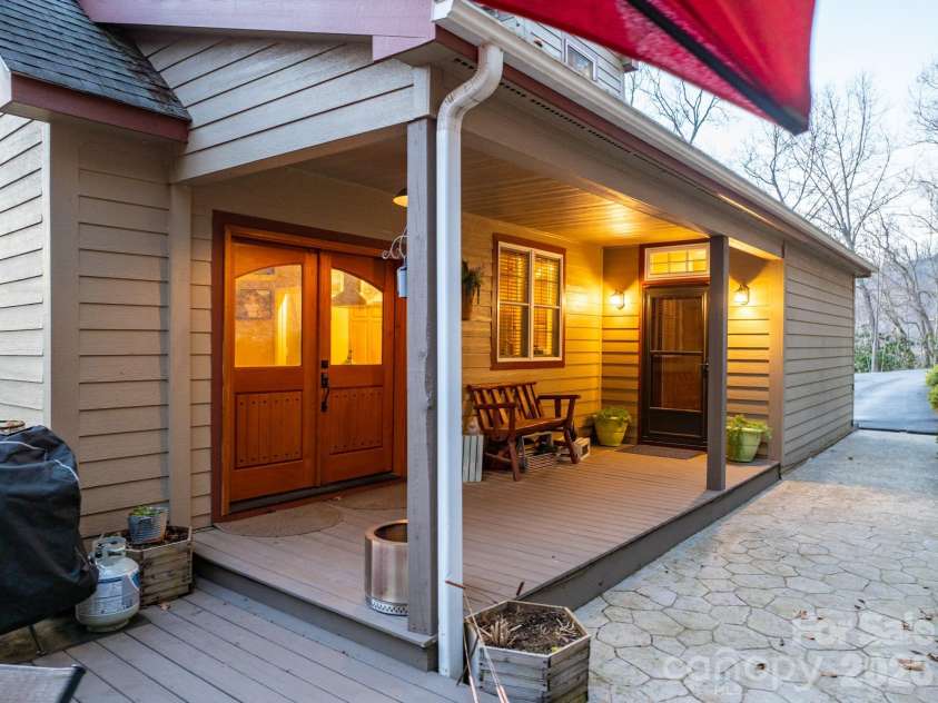 126 Moore Mountain Road, Vilas, NC 28692.  MLS# CAR4370545, YatesRealty ID 12123. 