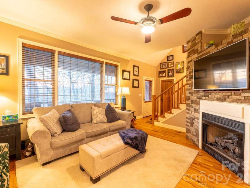 126 Moore Mountain Road, Vilas, NC 28692.  MLS# CAR4370545, YatesRealty ID 12123. 