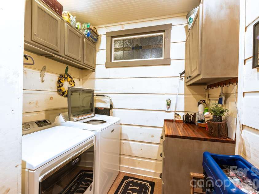 126 Moore Mountain Road, Vilas, NC 28692.  MLS# CAR4370545, YatesRealty ID 12123. 
