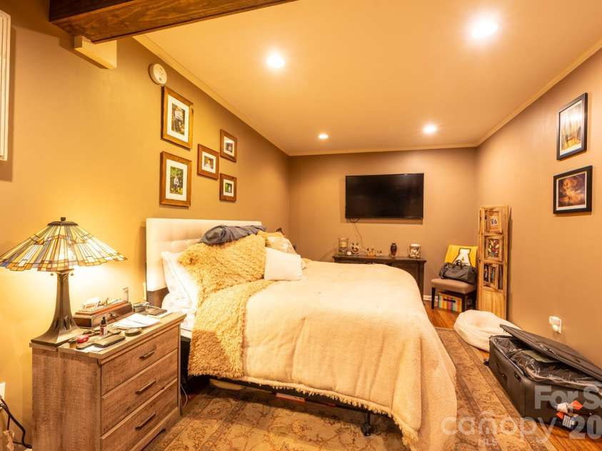 126 Moore Mountain Road, Vilas, NC 28692.  MLS# CAR4370545, YatesRealty ID 12123. 