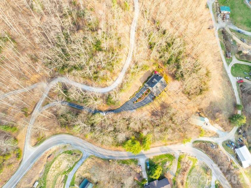 126 Moore Mountain Road, Vilas, NC 28692.  MLS# CAR4370545, YatesRealty ID 12123. 