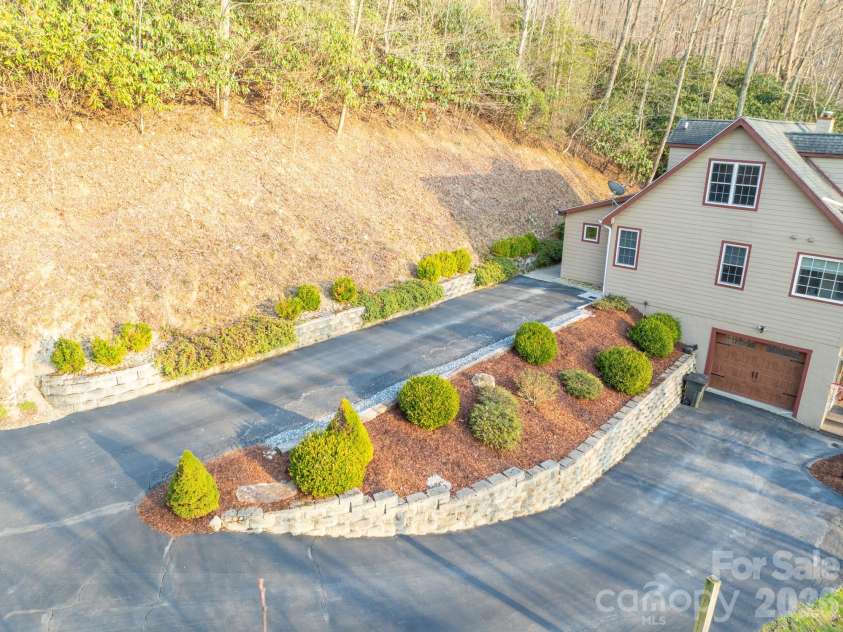 126 Moore Mountain Road, Vilas, NC 28692.  MLS# CAR4370545, YatesRealty ID 12123. 