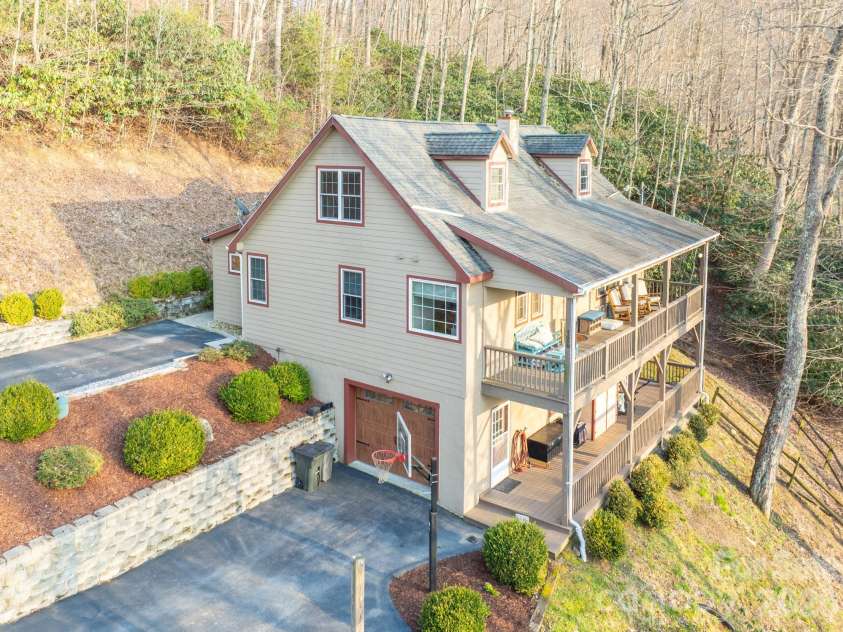 126 Moore Mountain Road, Vilas, NC 28692.  MLS# CAR4370545, YatesRealty ID 12123. 