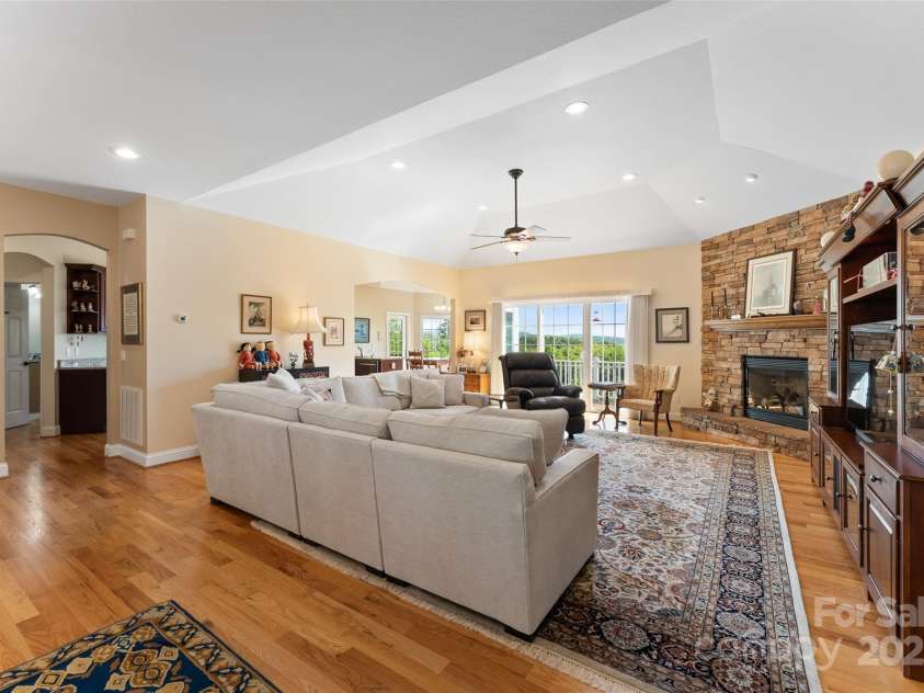883 Big Raven Lane, Saluda, NC 28773.  MLS# CAR4252562, YatesRealty ID 12123. 