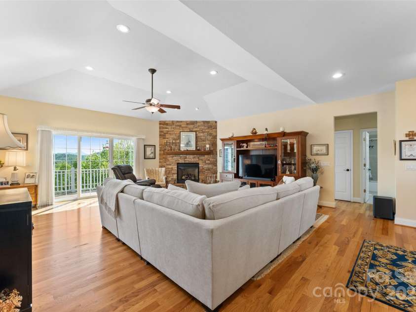 883 Big Raven Lane, Saluda, NC 28773.  MLS# CAR4252562, YatesRealty ID 12123. 