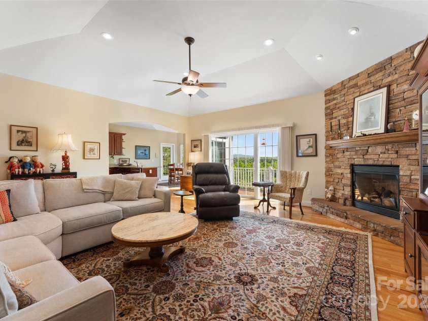 883 Big Raven Lane, Saluda, NC 28773.  MLS# CAR4252562, YatesRealty ID 12123. 