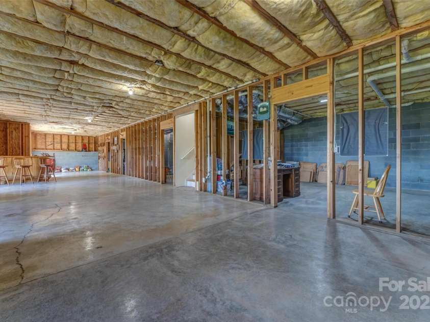 883 Big Raven Lane, Saluda, NC 28773.  MLS# CAR4252562, YatesRealty ID 12123. 