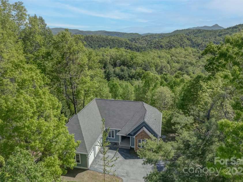 883 Big Raven Lane, Saluda, NC 28773.  MLS# CAR4252562, YatesRealty ID 12123. 