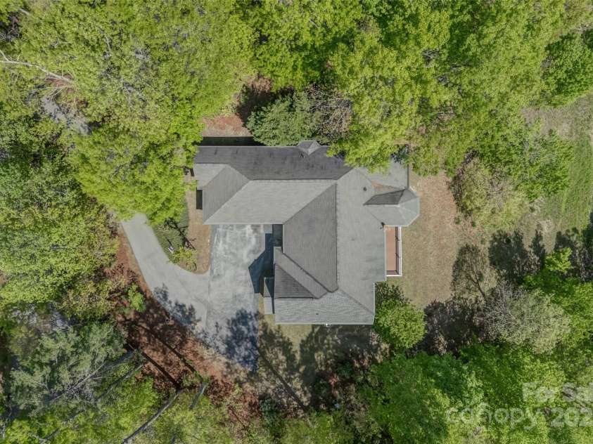 883 Big Raven Lane, Saluda, NC 28773.  MLS# CAR4252562, YatesRealty ID 12123. 