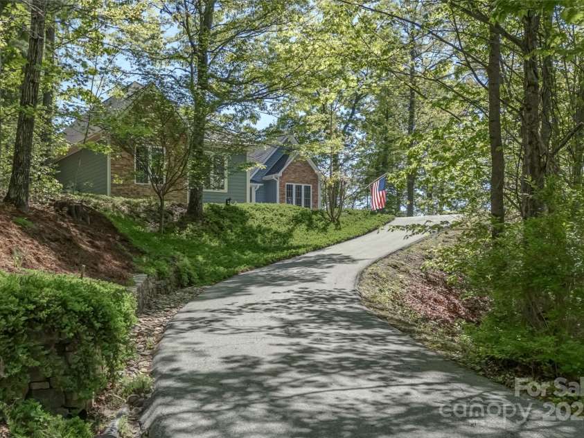 883 Big Raven Lane, Saluda, NC 28773.  MLS# CAR4252562, YatesRealty ID 12123. 