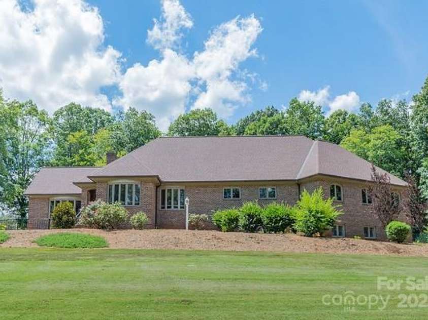260 Burkhart Road, Lexington, NC 27292.  MLS# CAR4244681, YatesRealty ID 12124. 