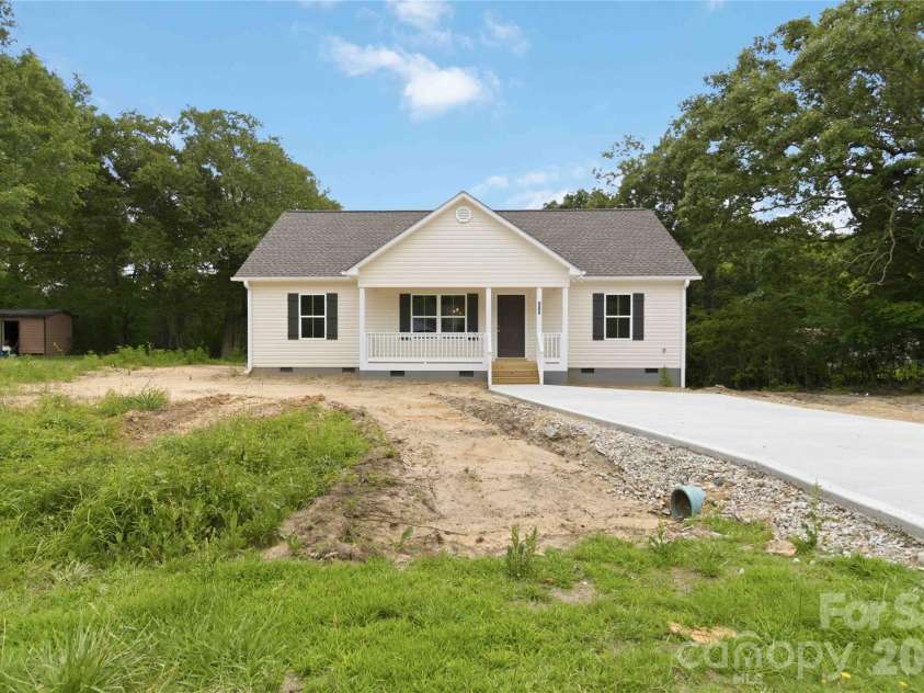 605 Ashford Road, Chester, SC 29706.  MLS# CAR4370665, YatesRealty ID 12126. 