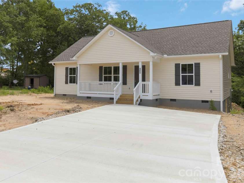 605 Ashford Road, Chester, SC 29706.  MLS# CAR4370665, YatesRealty ID 12126. 