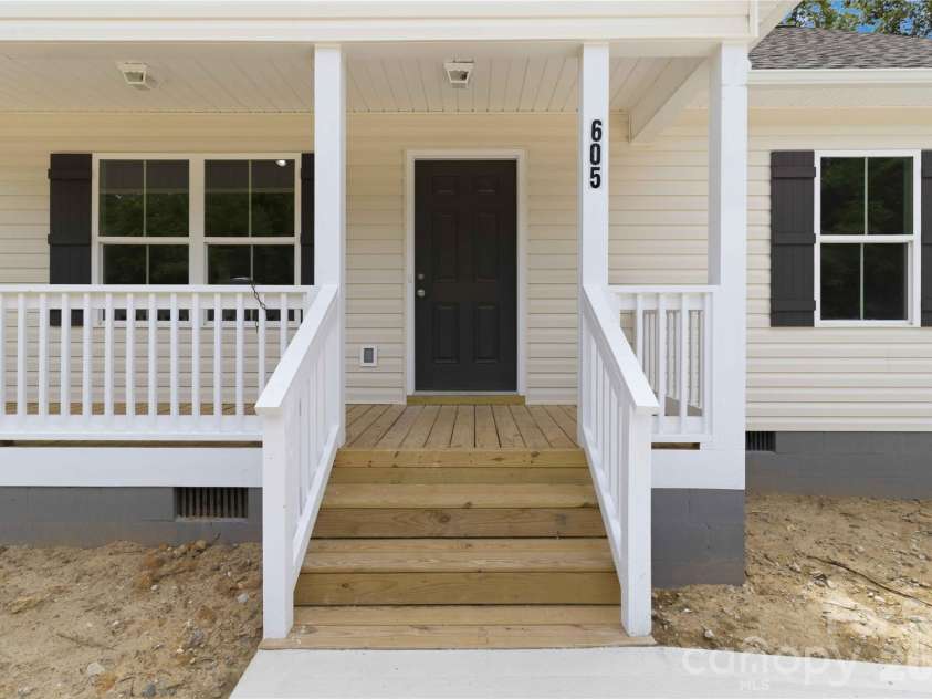 605 Ashford Road, Chester, SC 29706.  MLS# CAR4370665, YatesRealty ID 12126. 