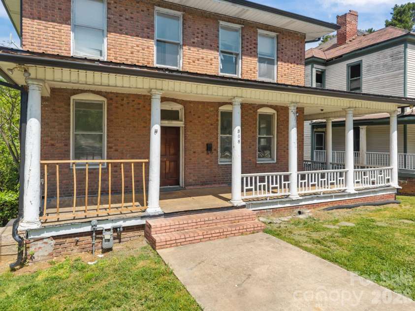808 Main Street, Salisbury, NC 28144.  MLS# CAR4370640, YatesRealty ID 12127. 