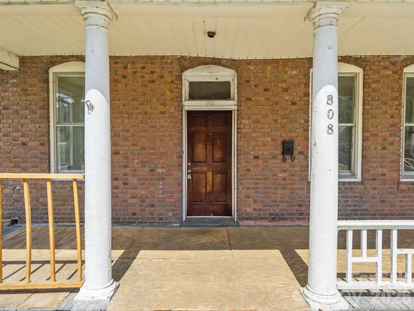 808 Main Street, Salisbury, NC 28144.  MLS# CAR4370640, YatesRealty ID 12127. 