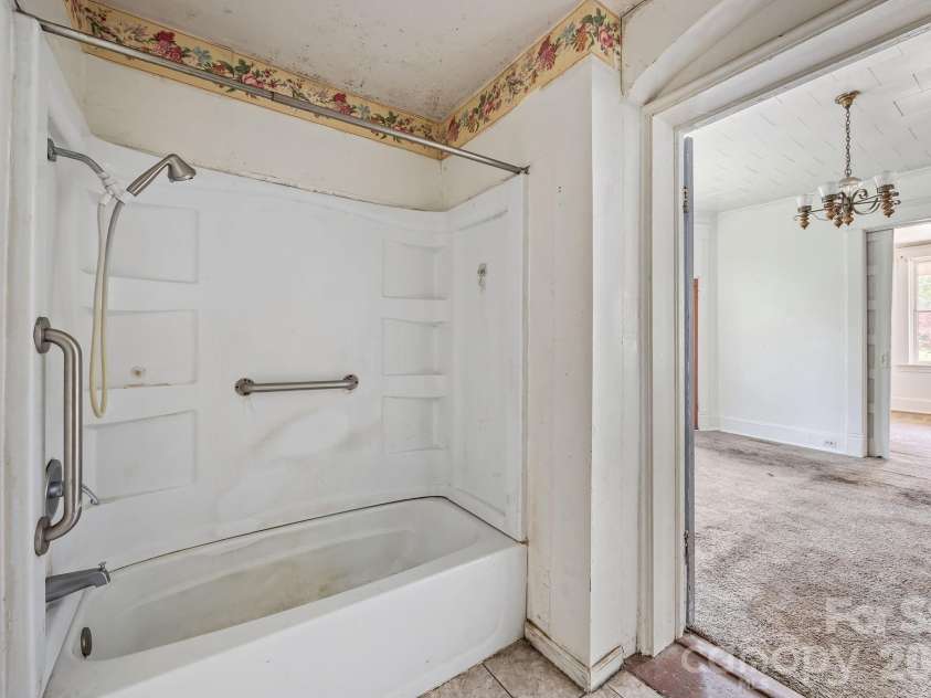 808 Main Street, Salisbury, NC 28144.  MLS# CAR4370640, YatesRealty ID 12127. 