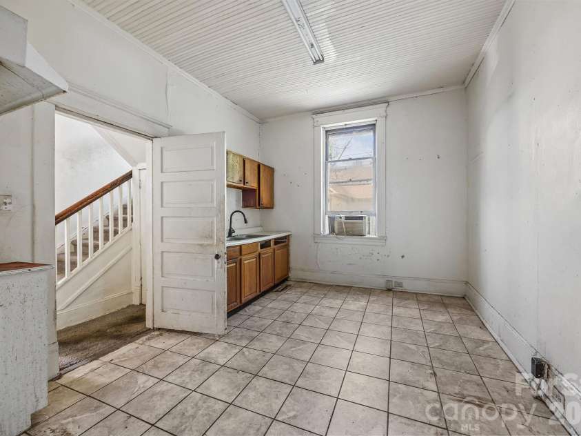 808 Main Street, Salisbury, NC 28144.  MLS# CAR4370640, YatesRealty ID 12127. 