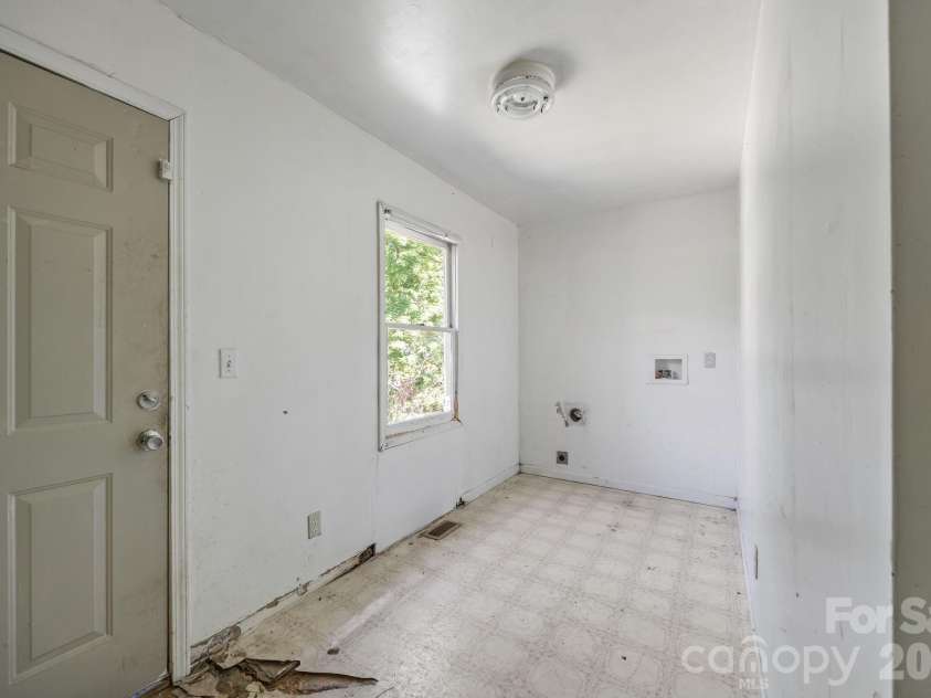 808 Main Street, Salisbury, NC 28144.  MLS# CAR4370640, YatesRealty ID 12127. 