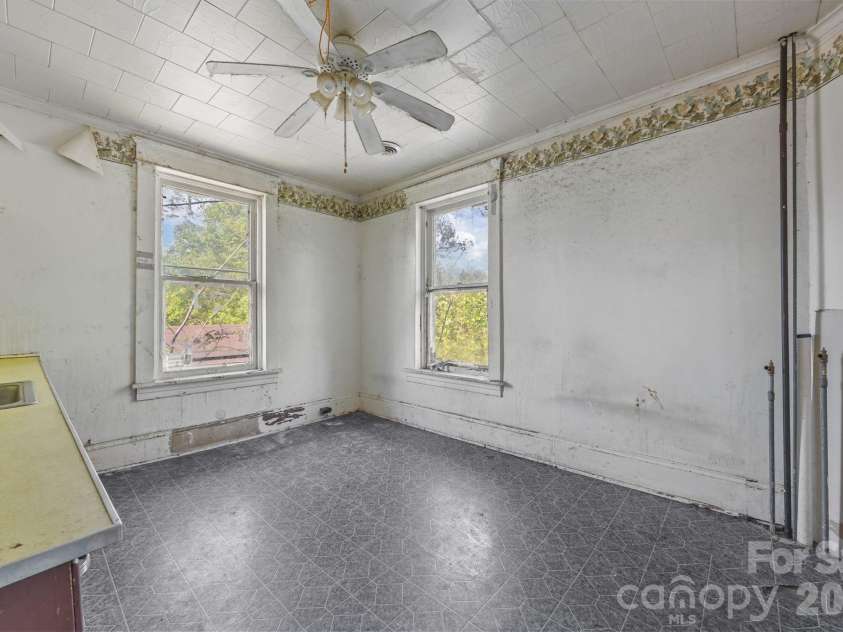 808 Main Street, Salisbury, NC 28144.  MLS# CAR4370640, YatesRealty ID 12127. 